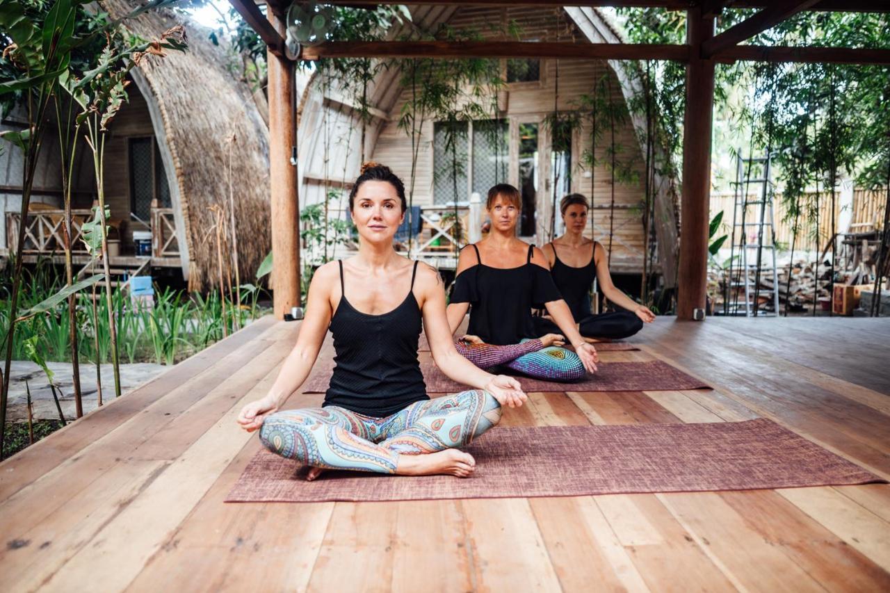 Flowers & Fire Yoga Garden Gili Air Ngoại thất bức ảnh