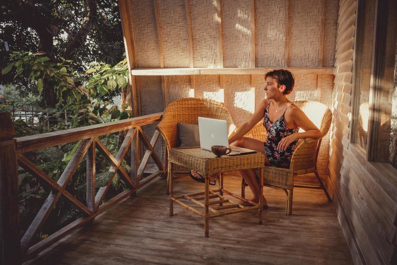 Flowers & Fire Yoga Garden Gili Air Ngoại thất bức ảnh