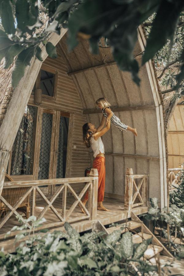 Flowers & Fire Yoga Garden Gili Air Ngoại thất bức ảnh