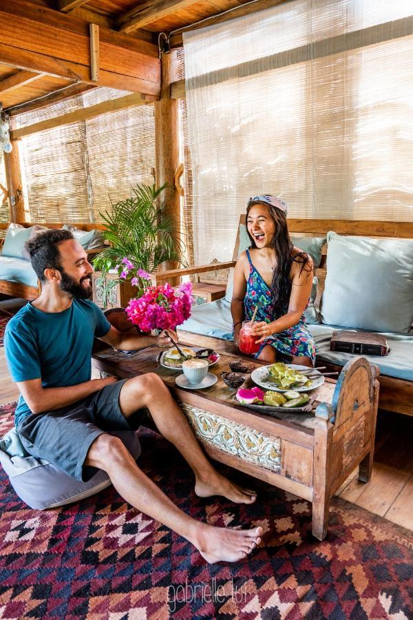 Flowers & Fire Yoga Garden Gili Air Ngoại thất bức ảnh
